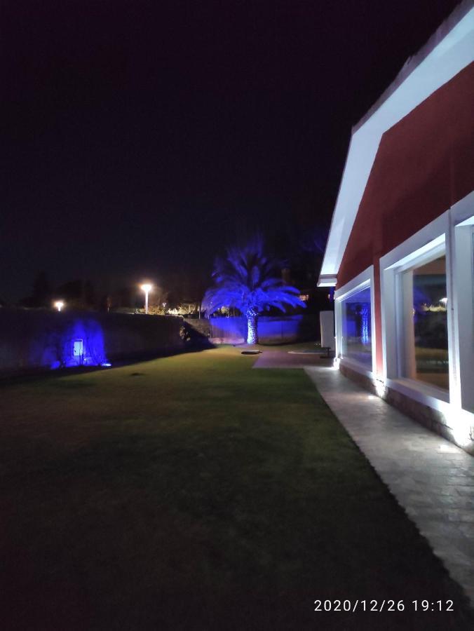 Chalet Con Piscina Y Jacuzzi En Madrid Alquila Habitaciones Algete Exterior foto