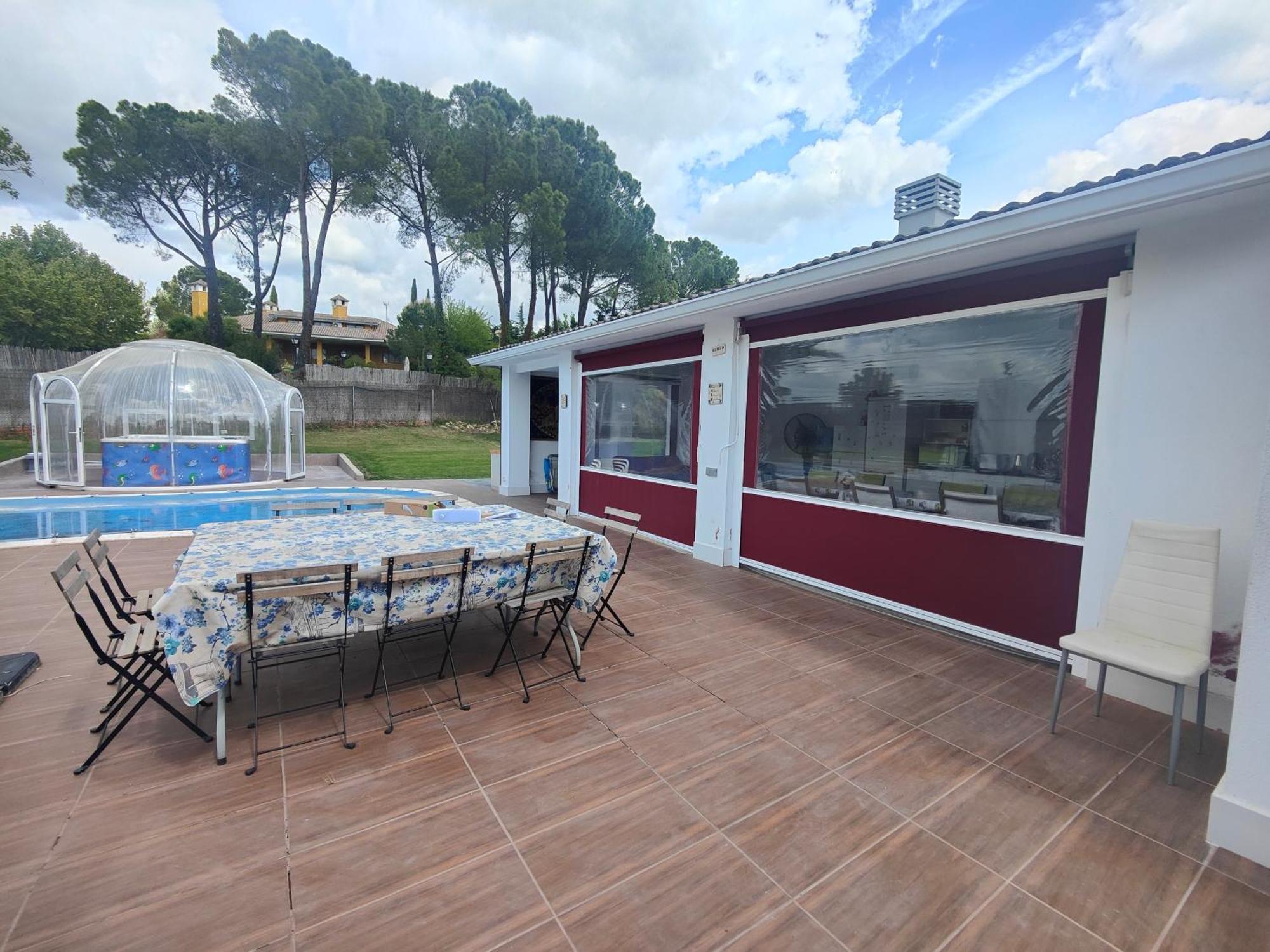 Chalet Con Piscina Y Jacuzzi En Madrid Alquila Habitaciones Algete Exterior foto