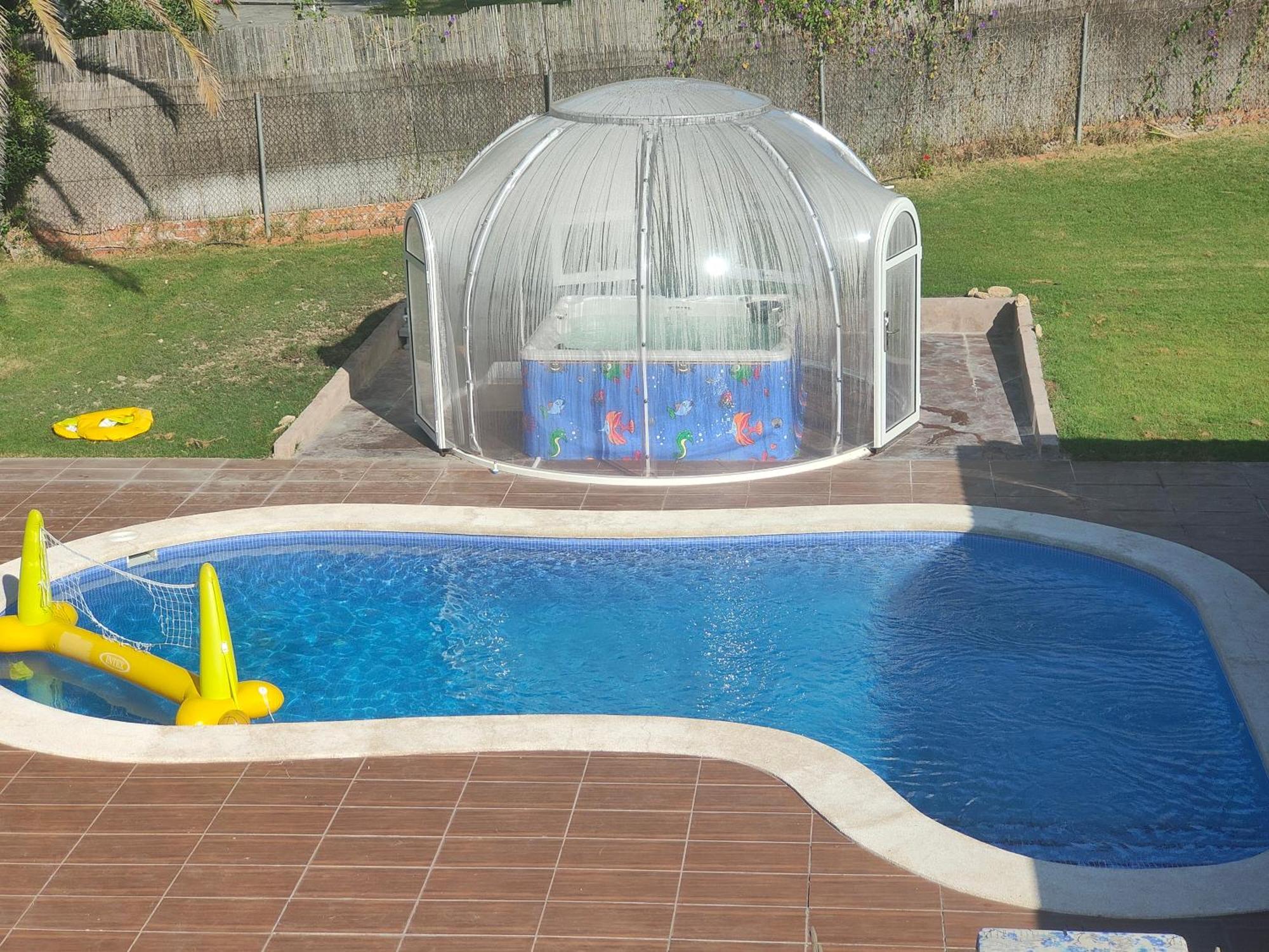 Chalet Con Piscina Y Jacuzzi En Madrid Alquila Habitaciones Algete Exterior foto
